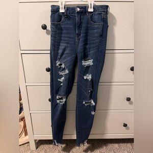 American Eagle Curvy skinny jean with rips in size 2 Regular